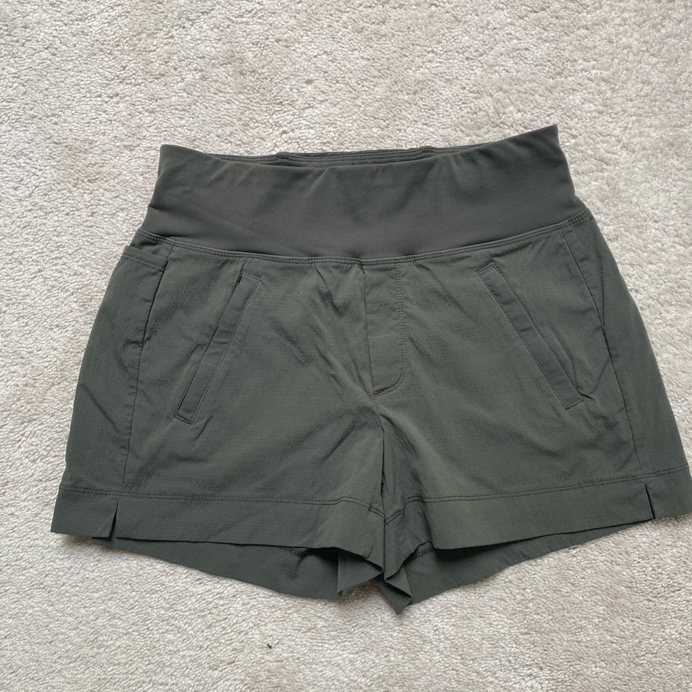 Athleta Trekkie North Short